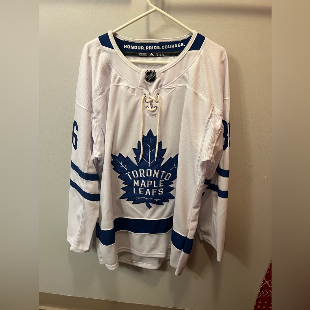 Toronto maple leafs size large adidas jersey